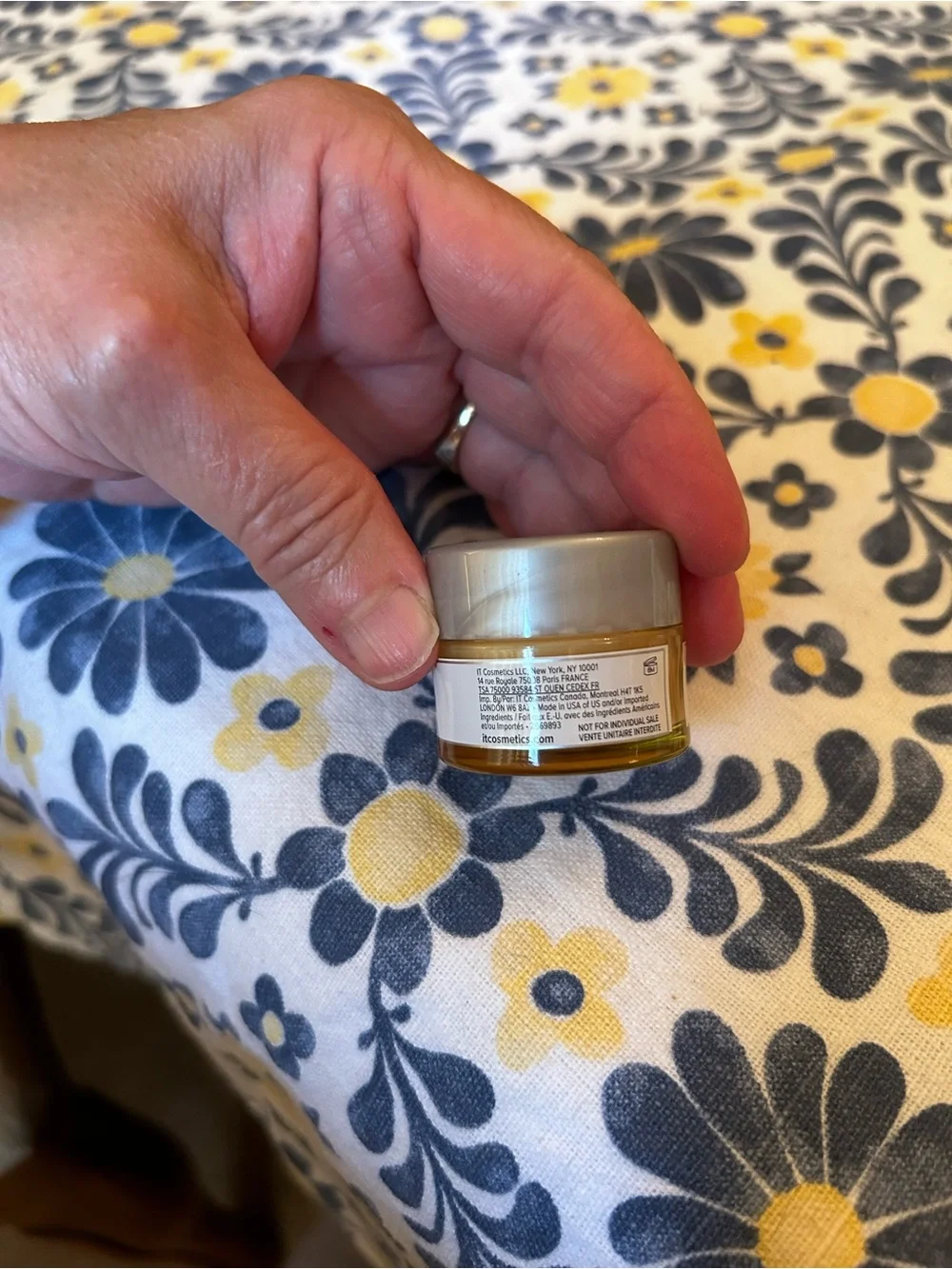 it cosmetics super peptide
